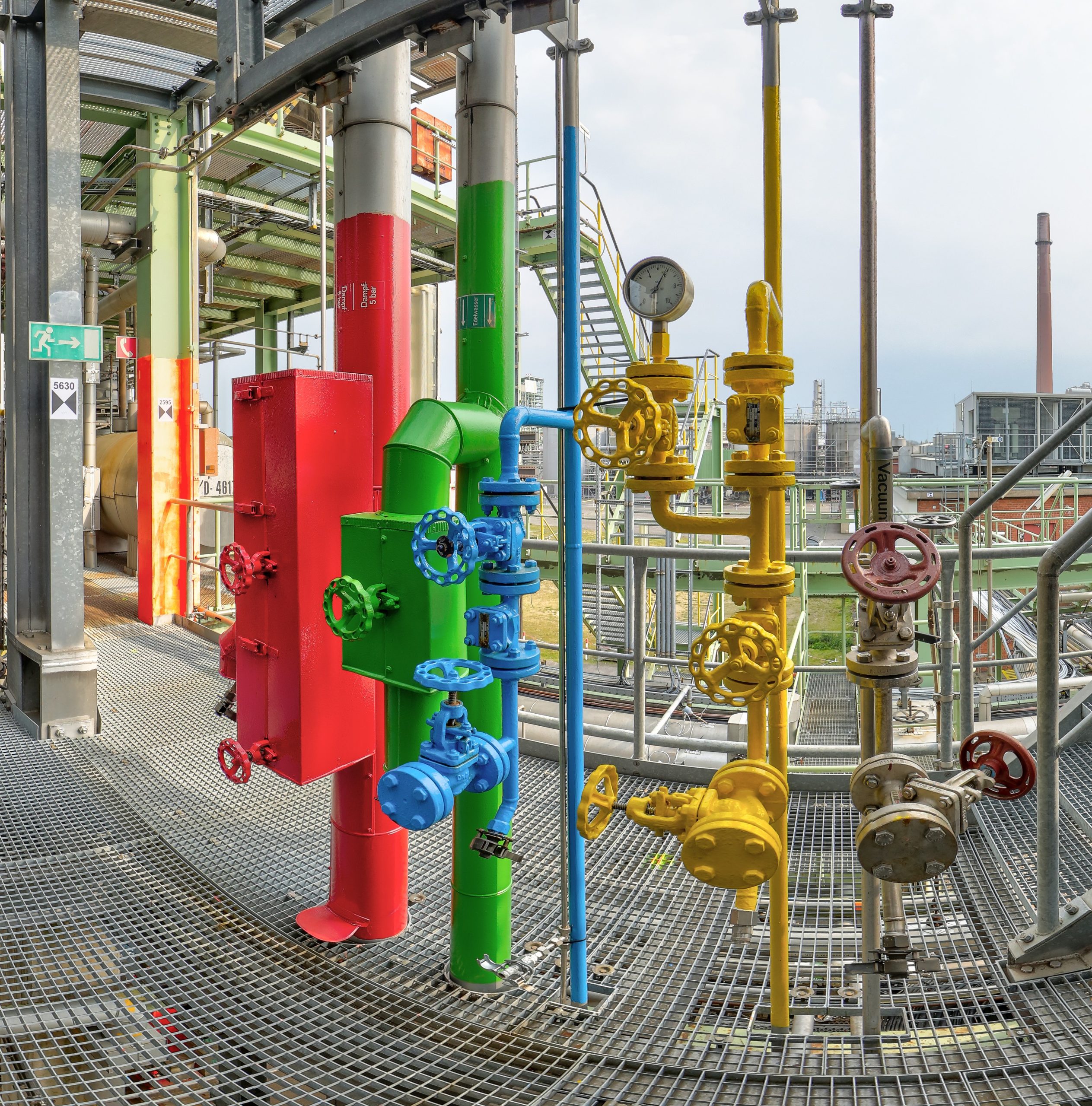 Plant detail showing valves during a laser scanning project, documented in Viinplan